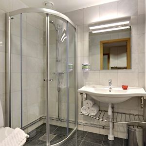 Kamer met een Queen Size Bed